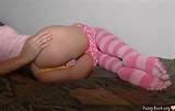Peeking Superb Pussy Cameltoe Pink Leggings Nude Female Photo 2