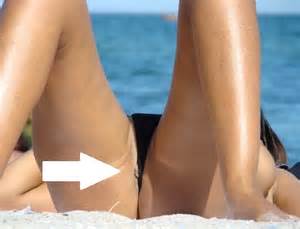 Maria Menounos Oops Pussy Slip Wardrobe Malfunction 02