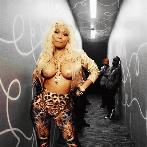 Nicki Minaj Boobs Gif Spoki