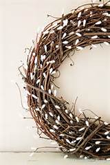 This DIY Pussy Willow Wreath Is Easy To Create Looks Beautiful For