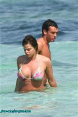 Jade Goody Showing Her Big Tits To Paparazzi On Beach