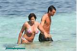 Jade Goody Showing Her Big Tits To Paparazzi On Beach