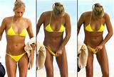 Anna Kournikova Toont Haar Poes Bekende Babes