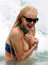 Lindsay Lohan Oops Nipple Slip And Boob Slip At Beach 2