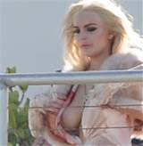 Lindsay Lohan Wardrobe Malfunction Pussy Slip Tits Oops Nude Tits