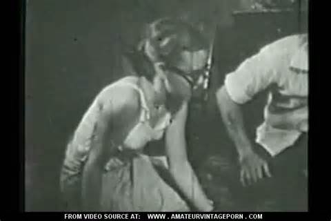 Amateur Vintage Porn 1940s Blowjob 017 Jpg In Gallery Vintage Amateur