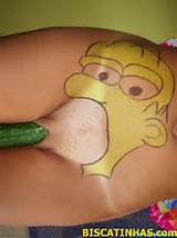 Homer Simpson Comendo Pepino