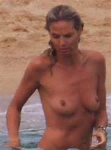Heidi Klum Bares Her Nipples GossipMad