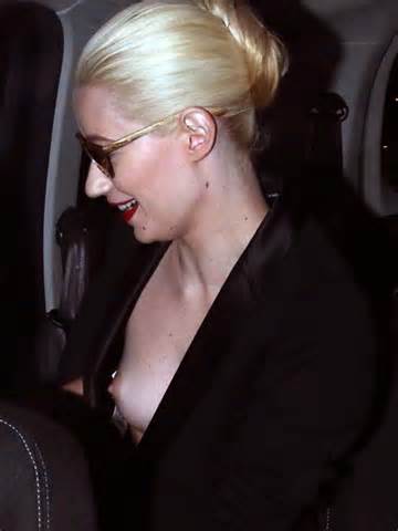 Iggy Azalea Boob Slip Iggy Azalea Nipple Slip