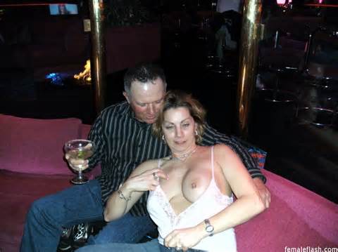 Flashing Fun At Vegas Nightclub Female Flash