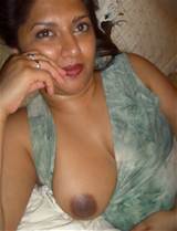Real Amateur Indian Housewife Willingly Exposing XXXonXXX Picture